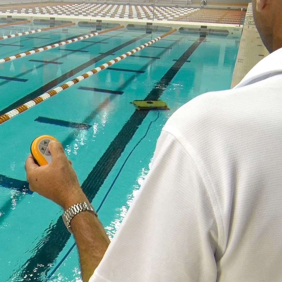 Dolphin Wave 300XL Pool Cleaner Commercial Swimming Pool Floor Walls Waterline for pools up to 25-60m 8