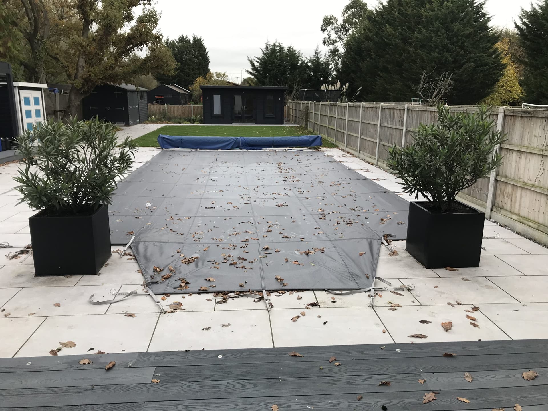 Deluxe Pool Debris Cover Criss-Cross for all Swimming Pools with a Roman End Inc Fixings to close for Winter