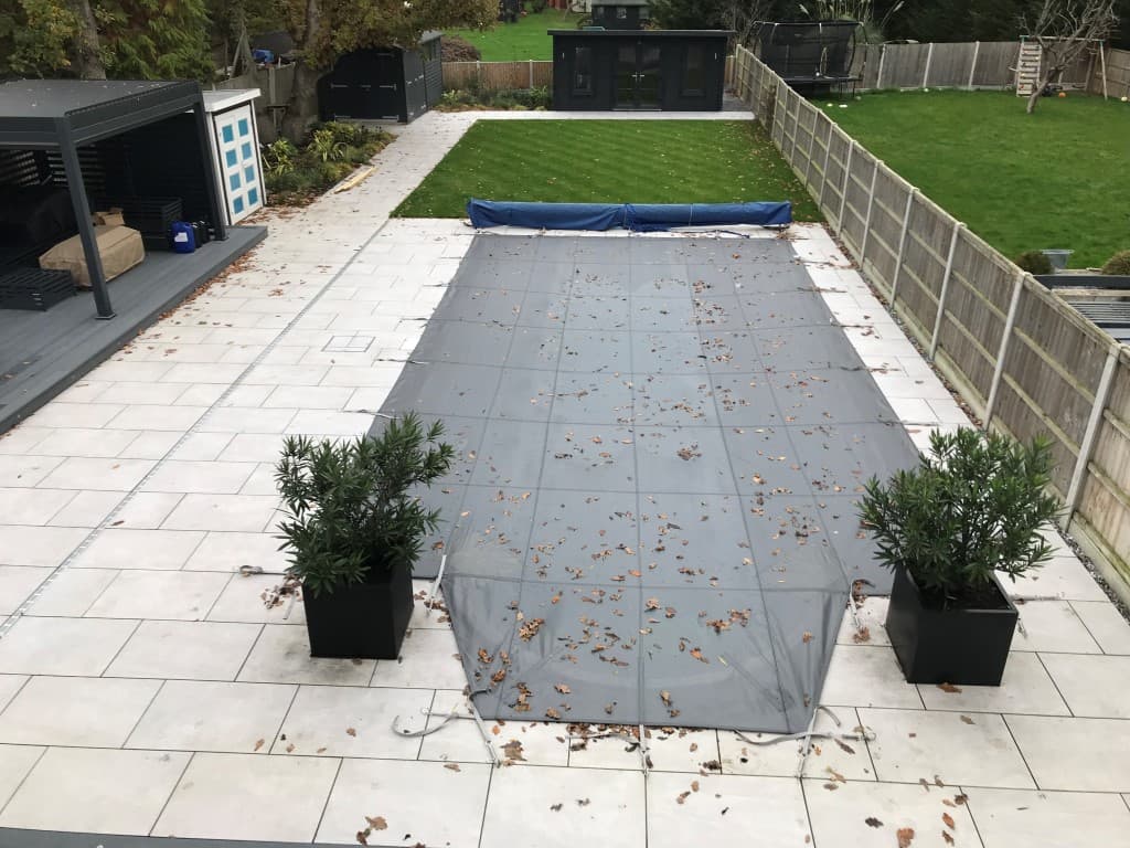 Deluxe Pool Debris Cover Criss-Cross for all Swimming Pools with a Roman End Inc Fixings to close for Winter 5