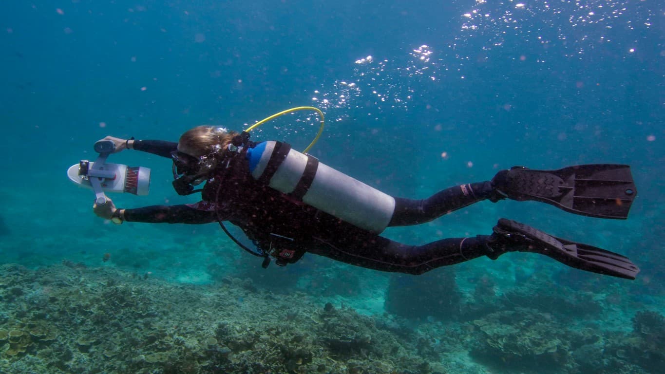 Underwater Scooter Tini Watersports, Diving, Training and hours of fun in the Sea or Swimming Pools 3