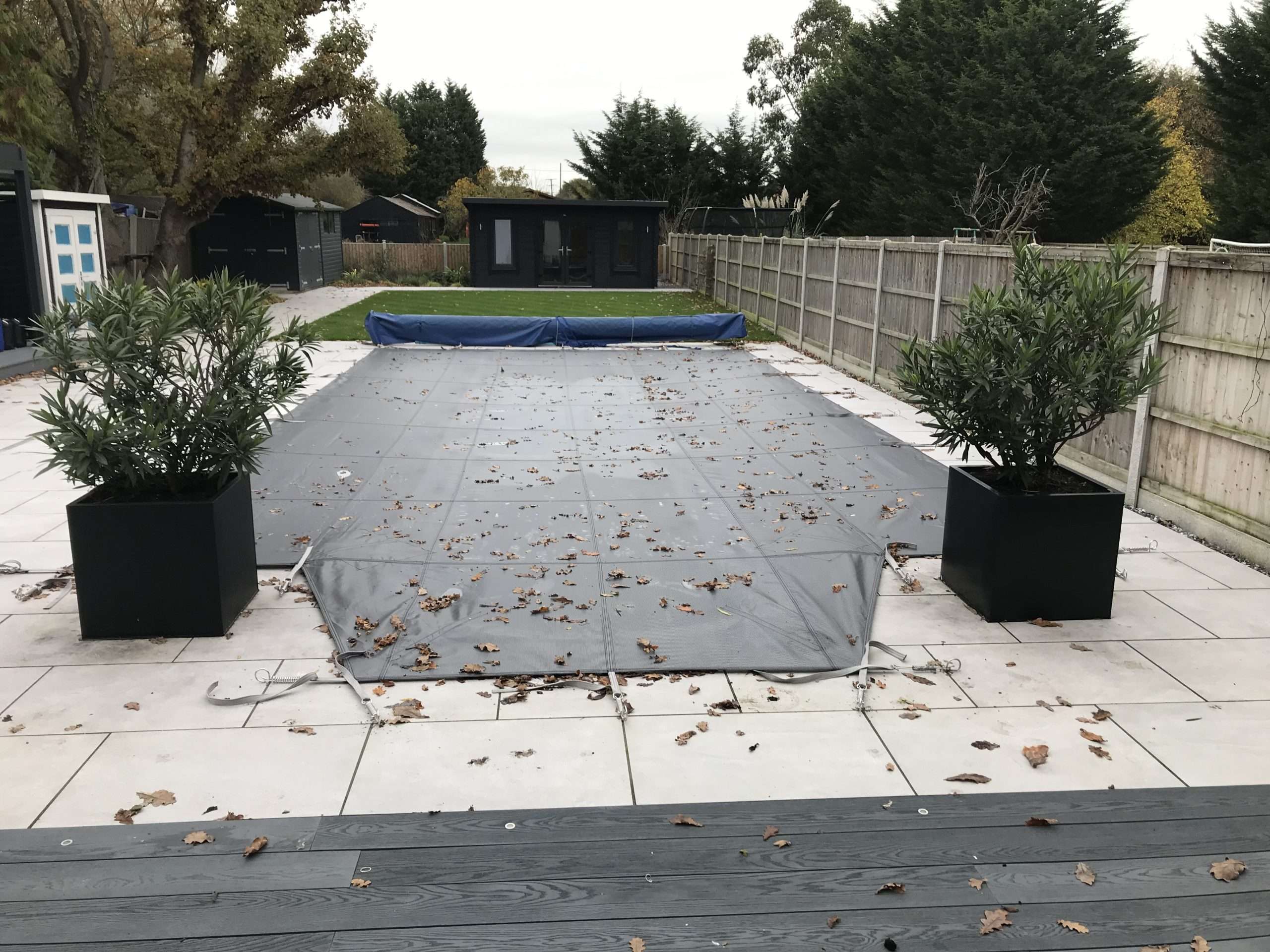 Deluxe Pool Debris Cover Criss-Cross for all Swimming Pools with a Roman End Inc Fixings to close for Winter
